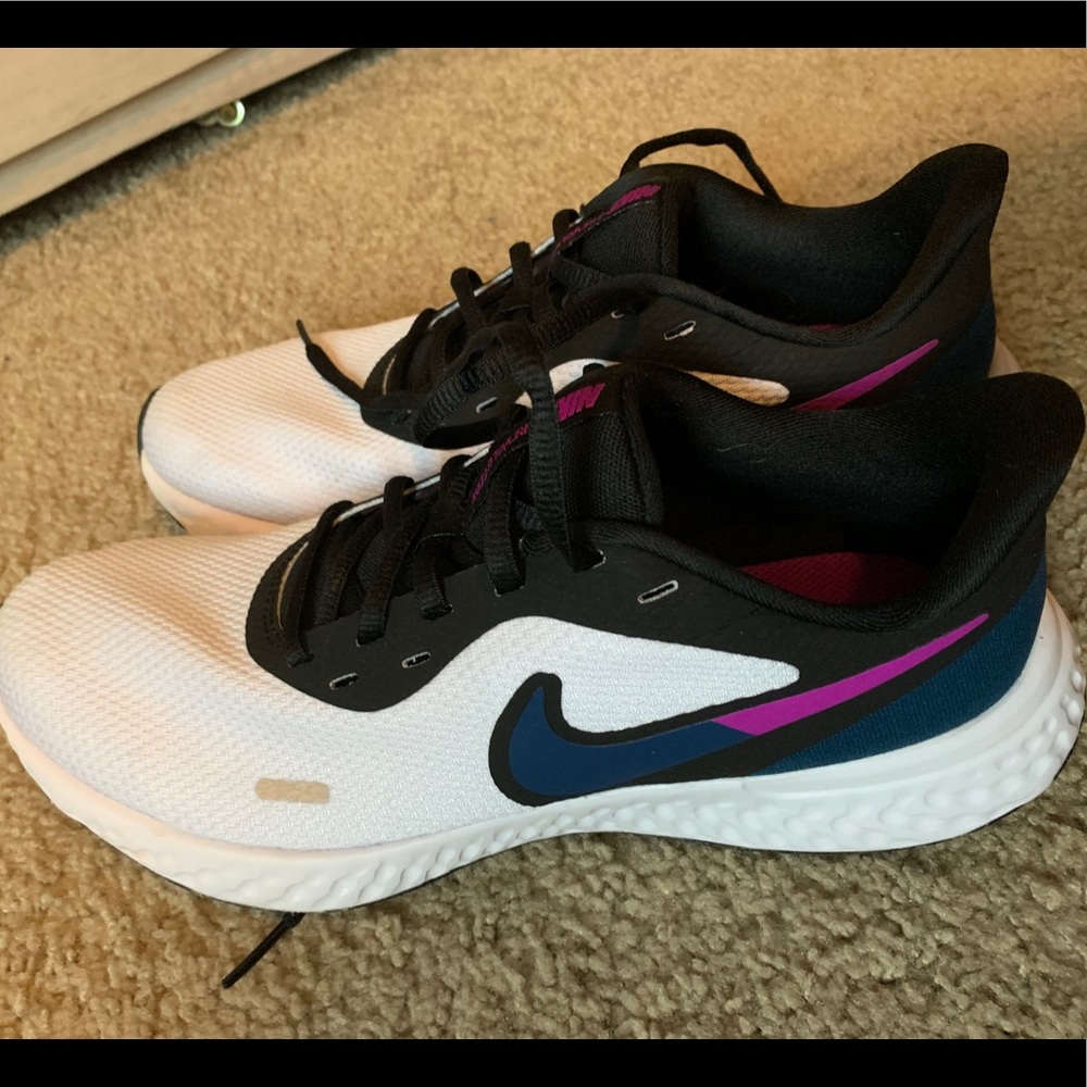 Size 10 Nike shoes